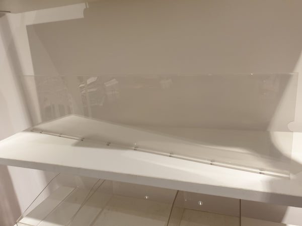 Perspex promotion sleeve with magnets